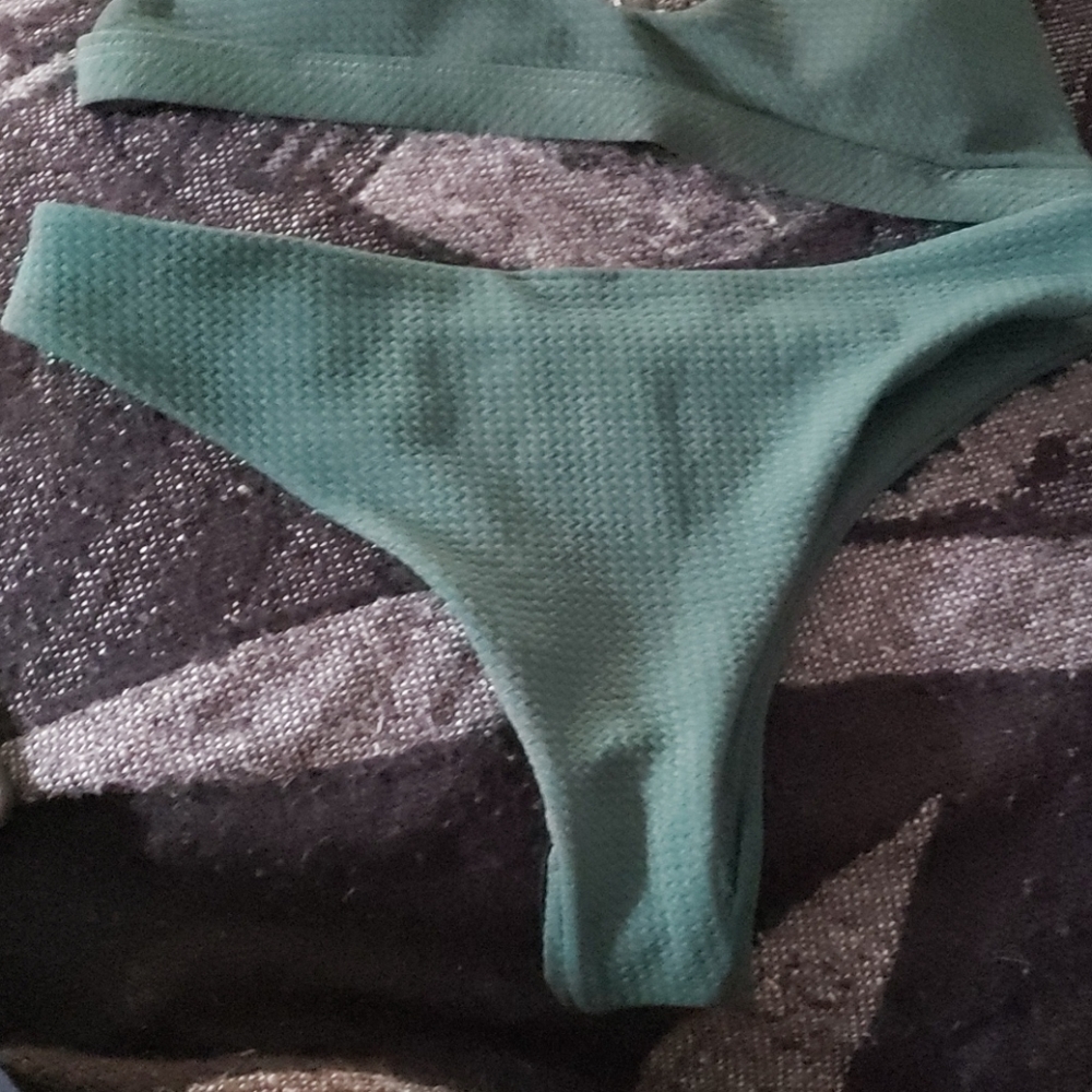 Swimwear 2pc - Picture 3 of 3